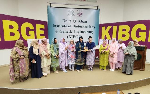 Shield presentation to Dr Shumyla Beg