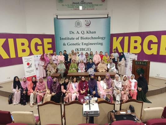 Group photo with audience
