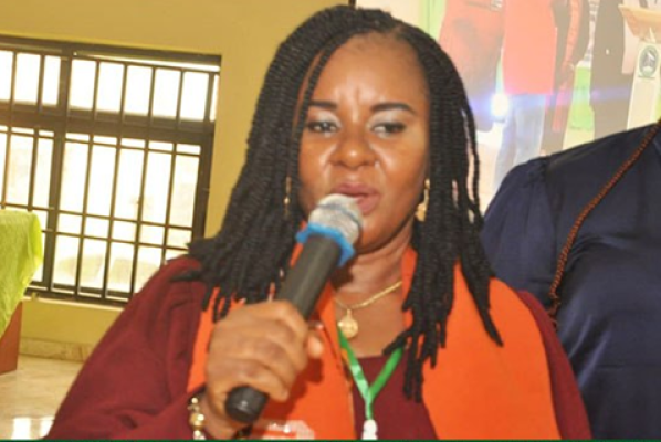 ZONAL COORDINATOR OF OWSD SOUTH EAST ZONE NIGERIA, DR. CHIOMA ANORUE GIVING HER SPEECH