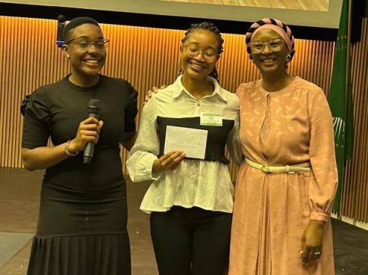 Outstanding young women scientists were recognised for their achievements at Namibia’s first Women in STEM Conference. “Bridging the Digital Divide: Empowering Women in Science through Technology and Innovation”, co-organized by the OWSD Namibia National Chapter with the Namibia Association for Women in Science (NAAWIS).