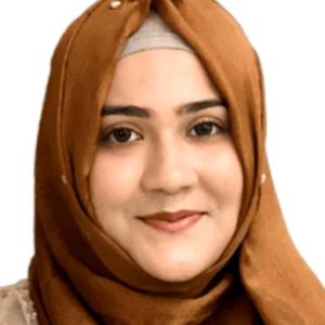 Portrait of Fizza Khalid, a biotechnology researcher.