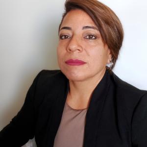 Fotografía de perfil profesional en formato de retrato de la Dra. Anabel Hernández, investigadora en ingeniería metalúrgica